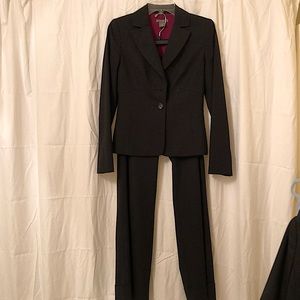 Ann Taylor Stretch Dark Grey Pantsuit (00/2)